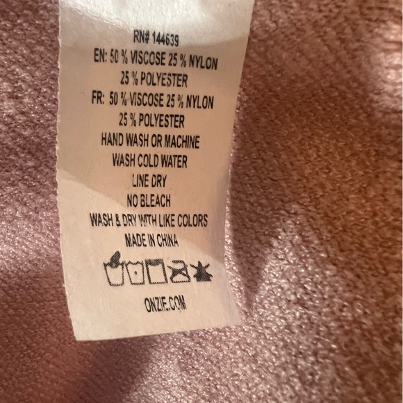 🆕 ONZIE Baby Pink M/L Crop Hoodie - Picture 17 of 17